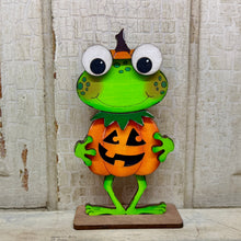 Load image into Gallery viewer, Halloween Frogs - Unpainted &amp; Unassembled