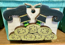 Load image into Gallery viewer, Valentine &amp; St. Patrick&#39;s Day TINY Basket Inserts - Unpainted